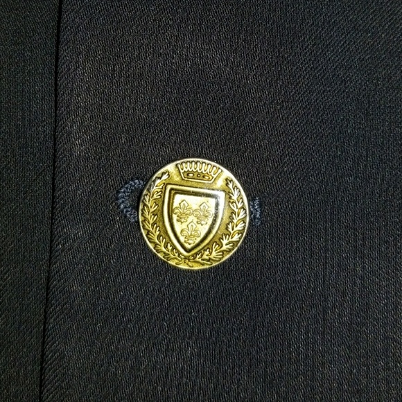 3 Button Blazer - Picture 2 of 4